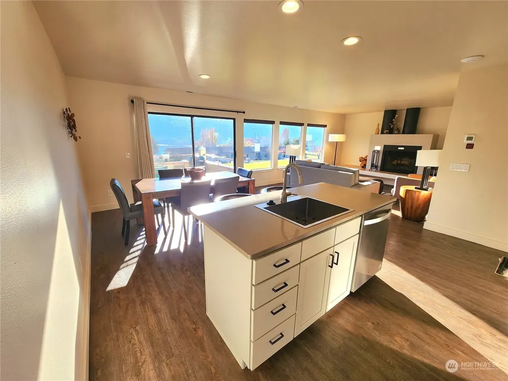 1 Lodge 629-h Manson WA 98831