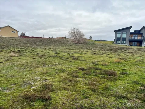 714 3rd Street Brewster WA 98812