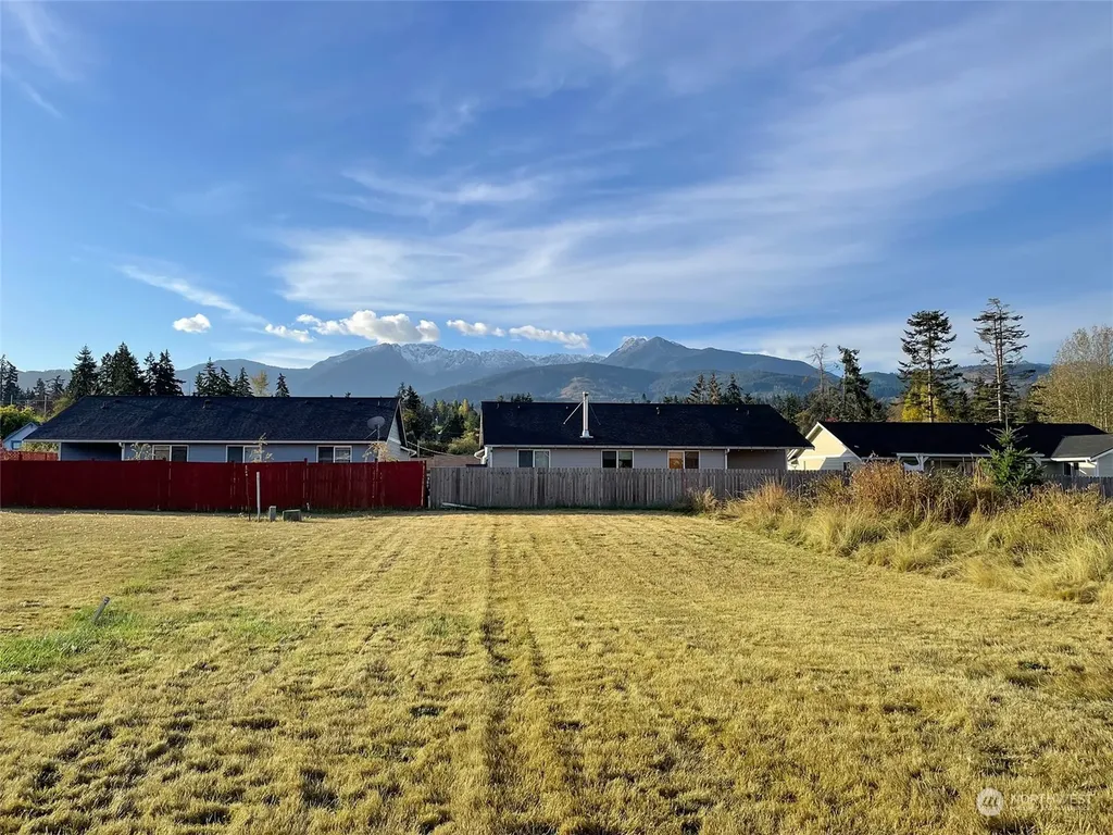 1140 E Park Street Port Angeles WA 98362