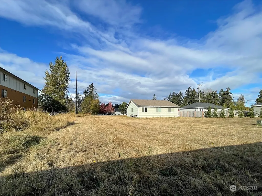 1140 E Park Street Port Angeles WA 98362
