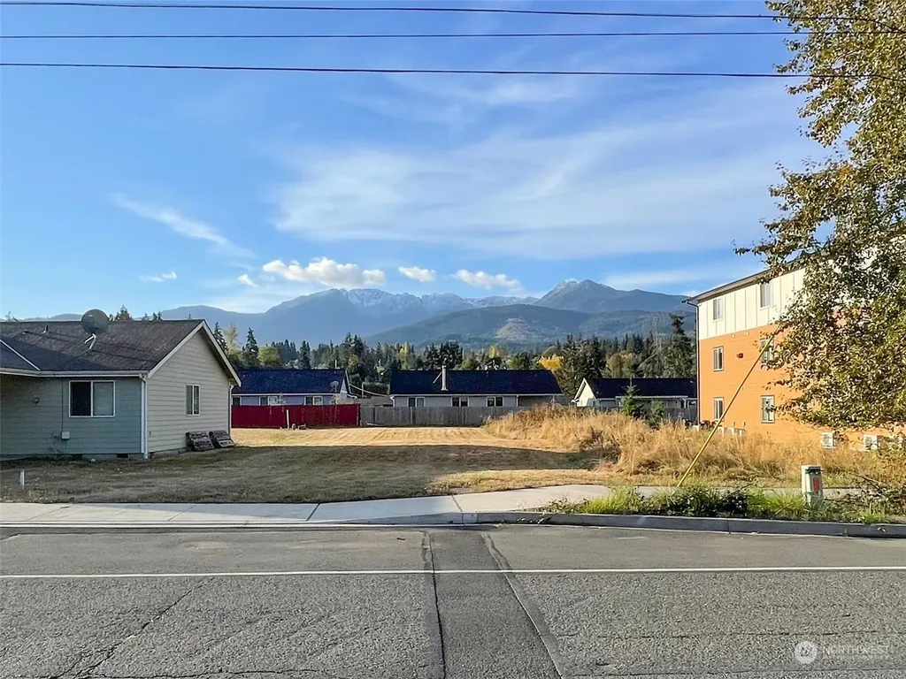 1140 E Park Street Port Angeles WA 98362