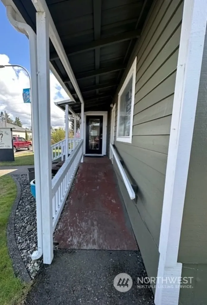 109 W Main Street Elma WA 98541