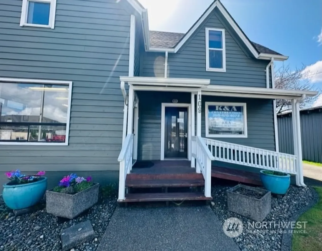 109 W Main Street Elma WA 98541