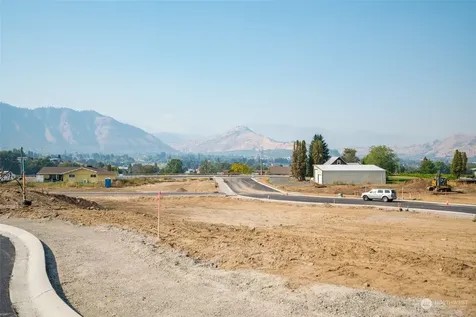 125 Freedom Hills Cashmere WA 98815
