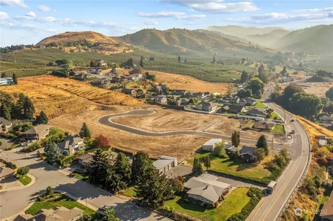 125 Freedom Hills Cashmere WA 98815
