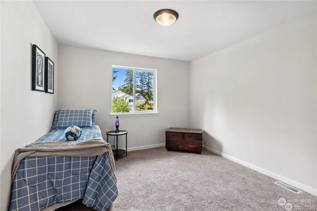 1422 60th Avenue NE Tacoma WA 98422