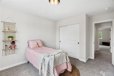 1422 60th Avenue NE Tacoma WA 98422