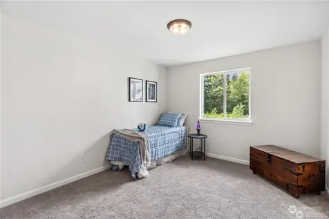 1422 60th Avenue NE Tacoma WA 98422