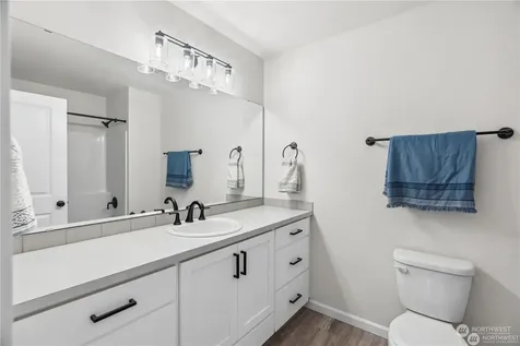 1422 60th Avenue NE Tacoma WA 98422