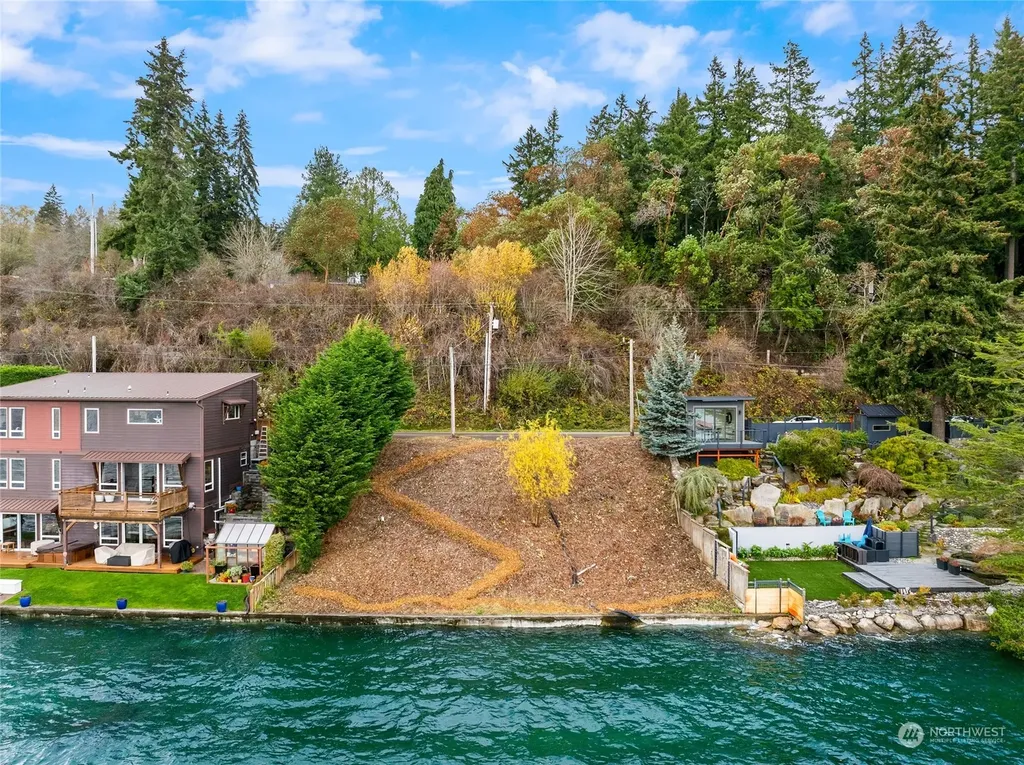 3356 Point White Drive NE Bainbridge Island WA 98110