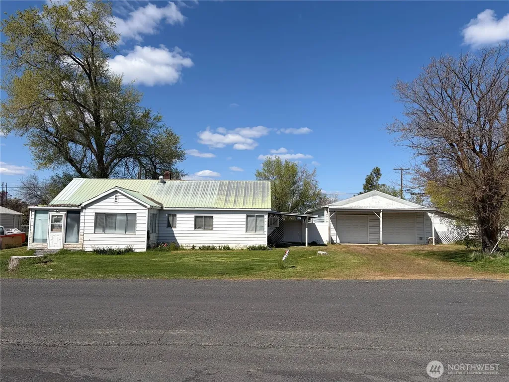 120 E Lewis Street Coulee City WA 99115