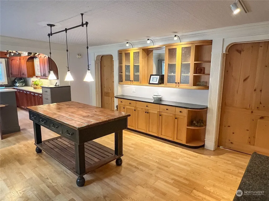 7251 Oak Bay Road Port Ludlow WA 98365