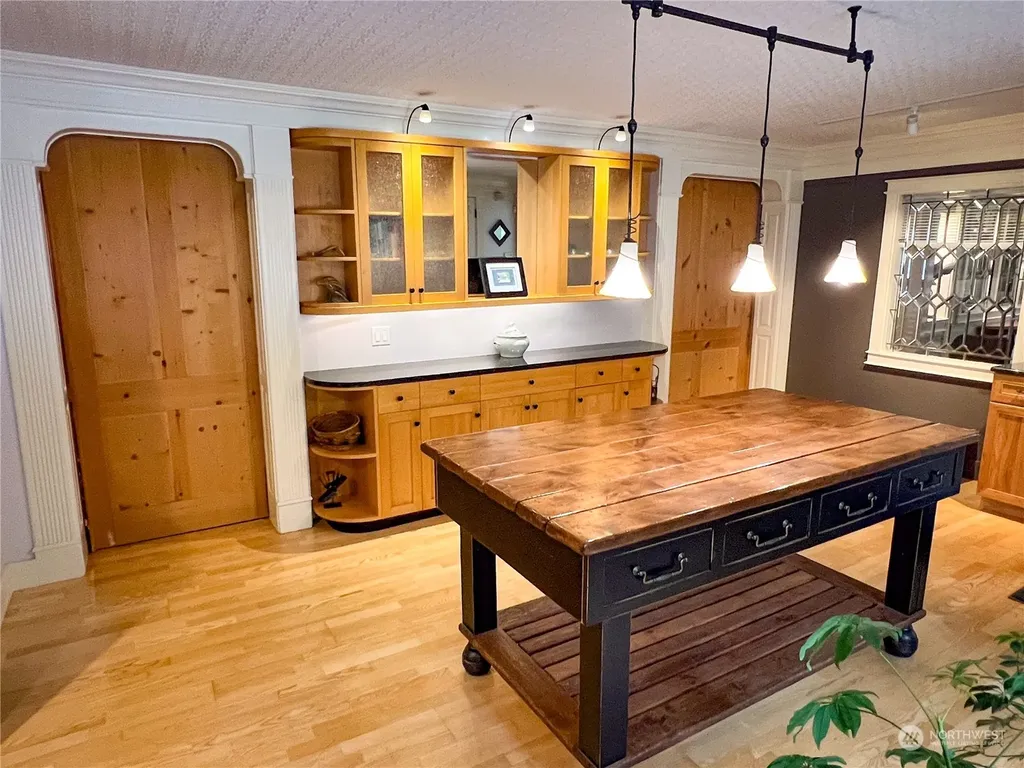 7251 Oak Bay Road Port Ludlow WA 98365