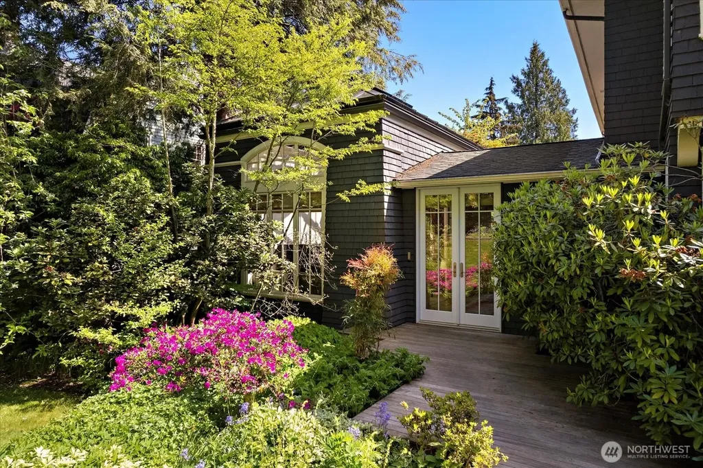 3802 E John Street Seattle WA 98112