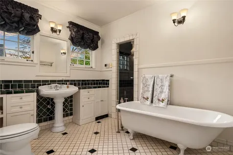 3802 E John Street Seattle WA 98112