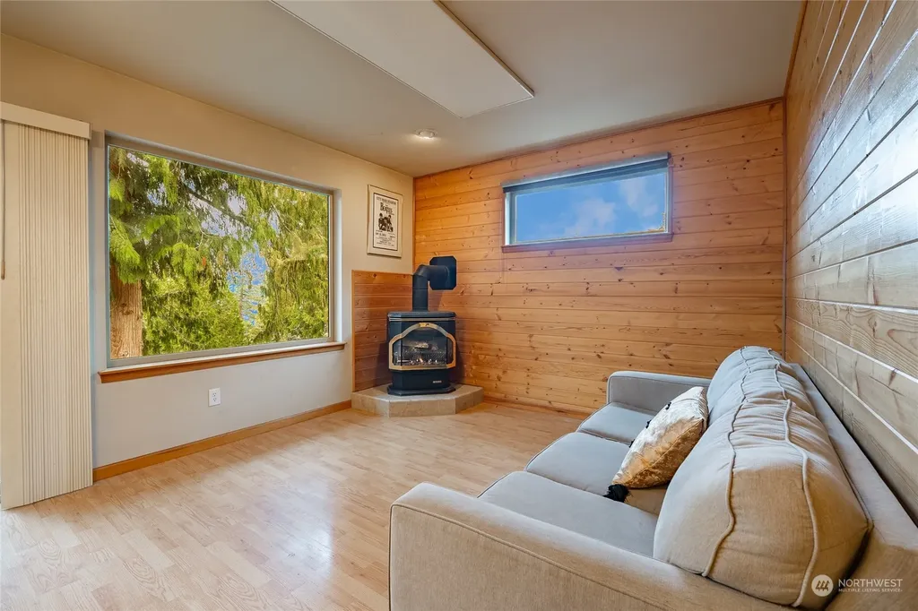 2940 Cedar Avenue Lummi Island WA 98262