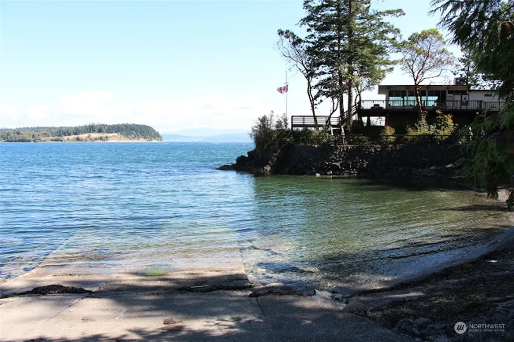 2940 Cedar Avenue Lummi Island WA 98262