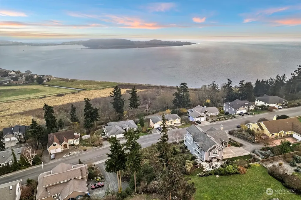 2331 SW Freund Street Oak Harbor WA 98277