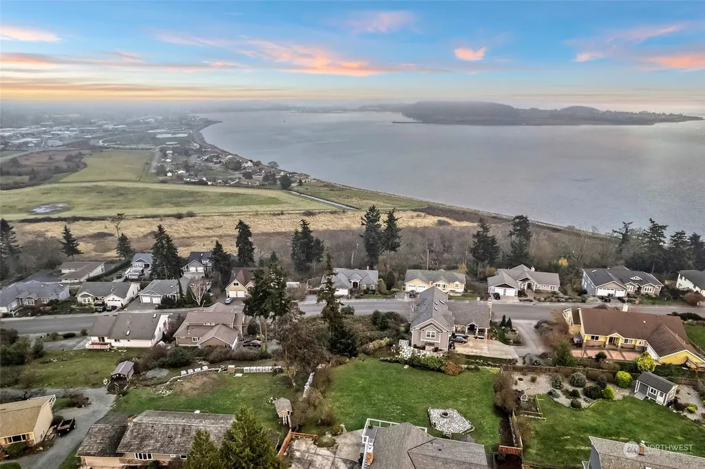 2331 SW Freund Street Oak Harbor WA 98277