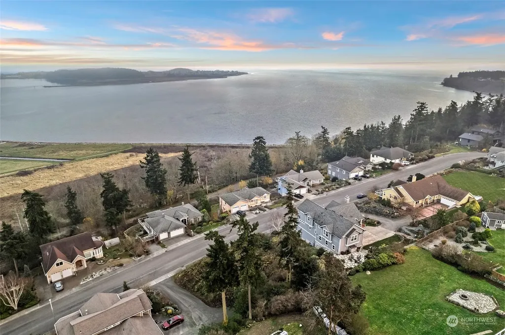 2331 SW Freund Street Oak Harbor WA 98277