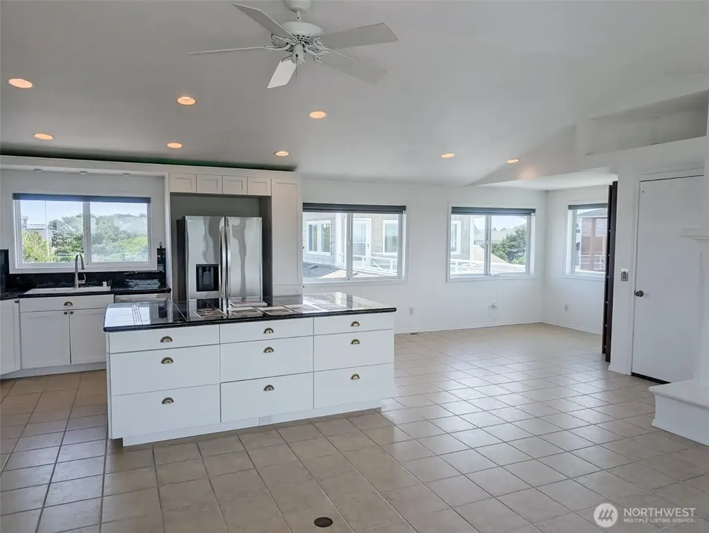 935 S Sand Dune Avenue SW Ocean Shores WA 98569