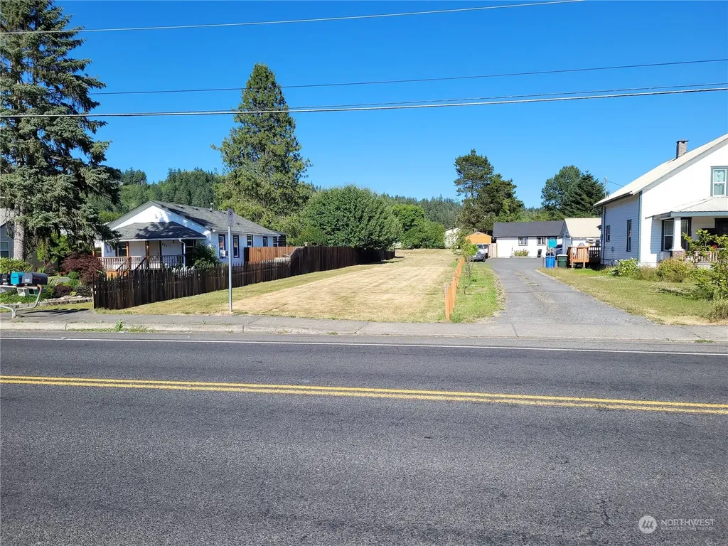 833 20th Street SW Chehalis WA 98532