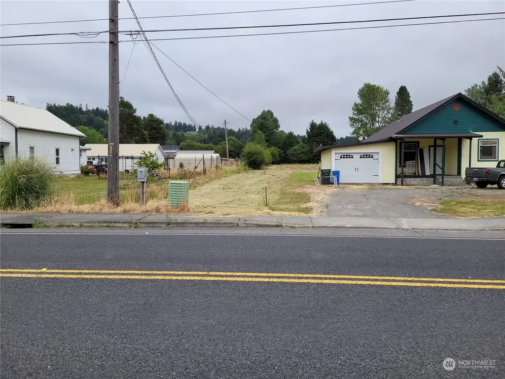 833 20th Street SW Chehalis WA 98532