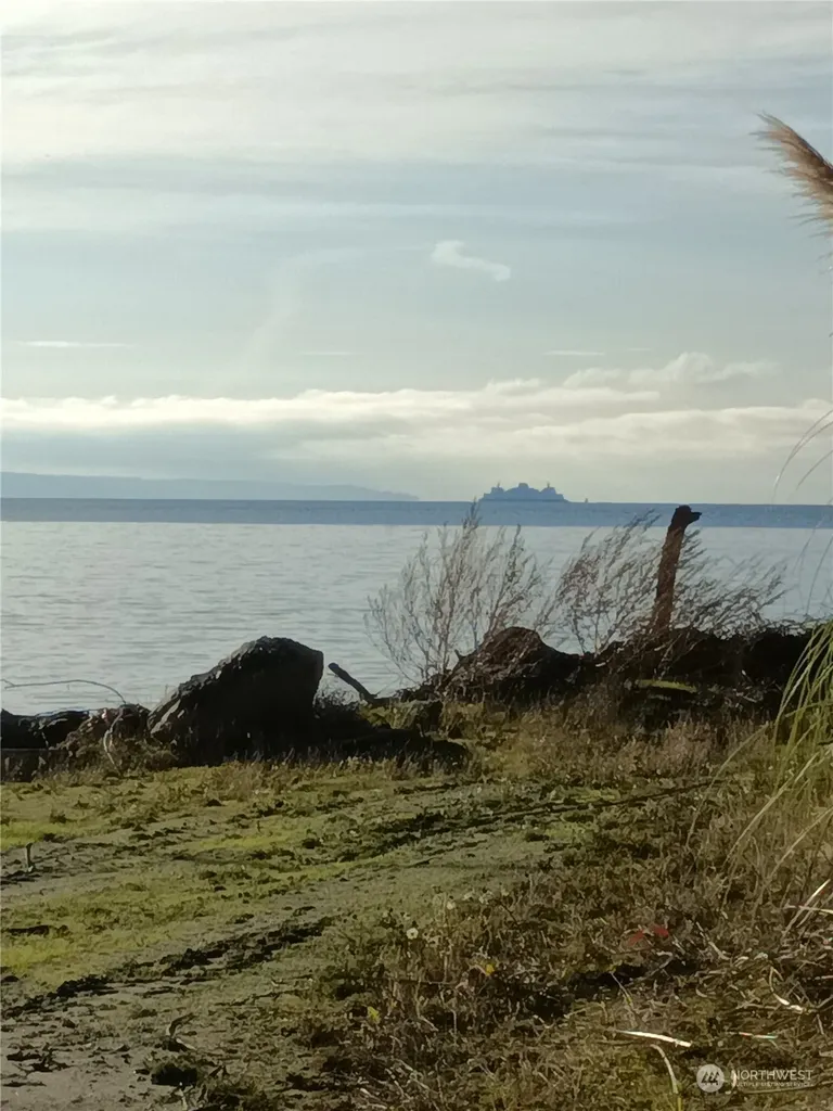 23 South Beach Drive Hat Island WA 98206