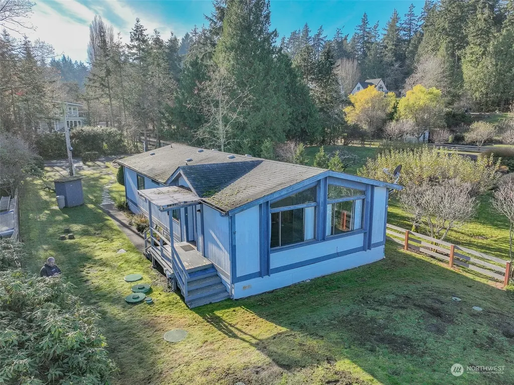 8552 NE Gordon Drive Bainbridge Island WA 98110