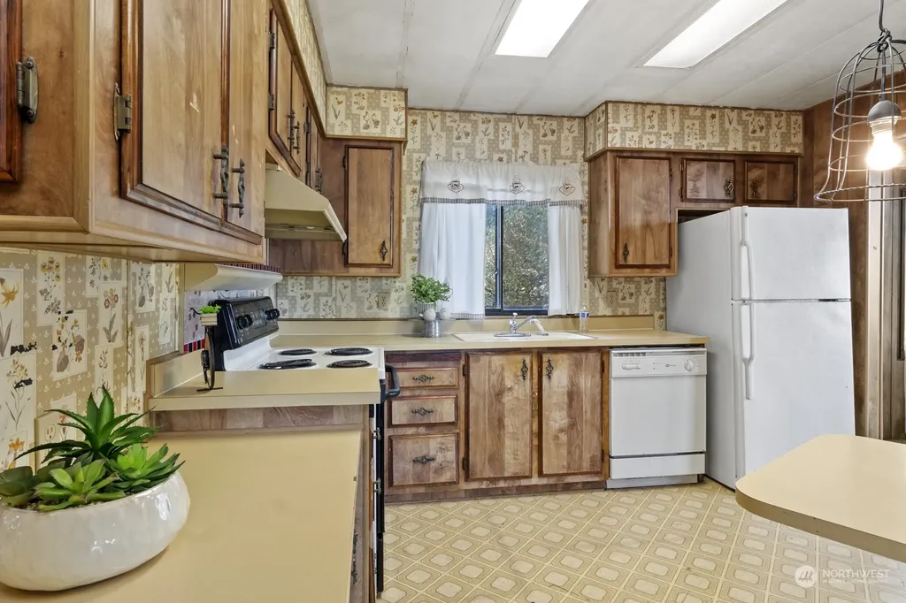 8552 NE Gordon Drive Bainbridge Island WA 98110