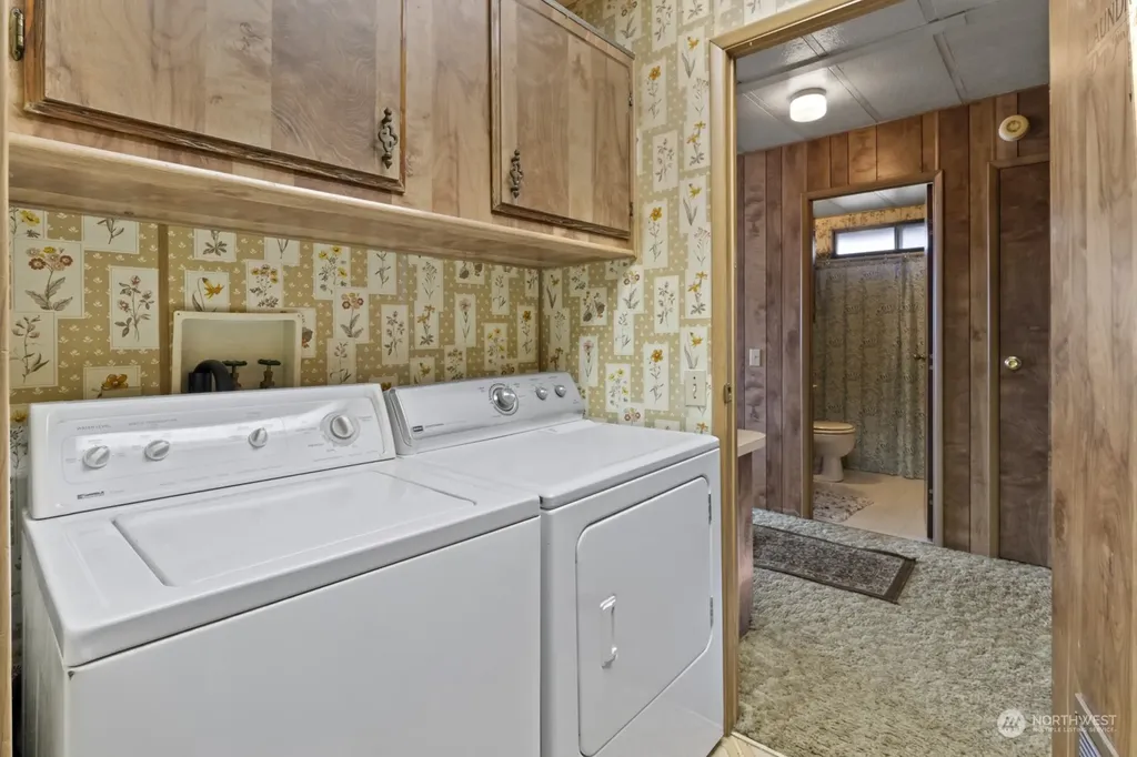 8552 NE Gordon Drive Bainbridge Island WA 98110