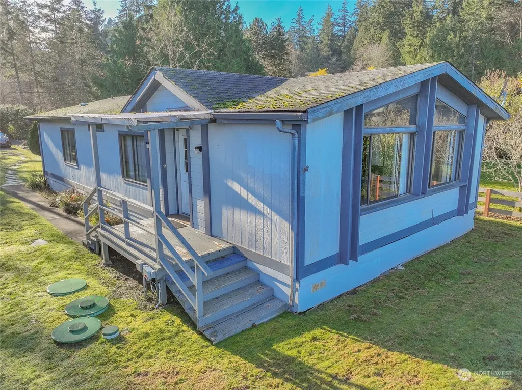 8552 NE Gordon Drive Bainbridge Island WA 98110