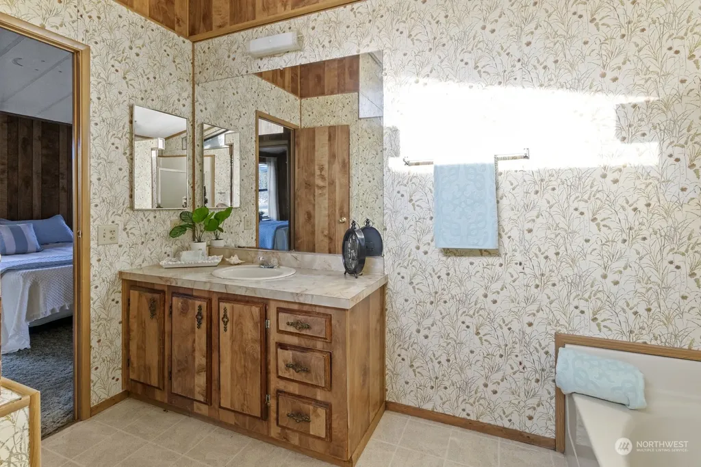8552 NE Gordon Drive Bainbridge Island WA 98110