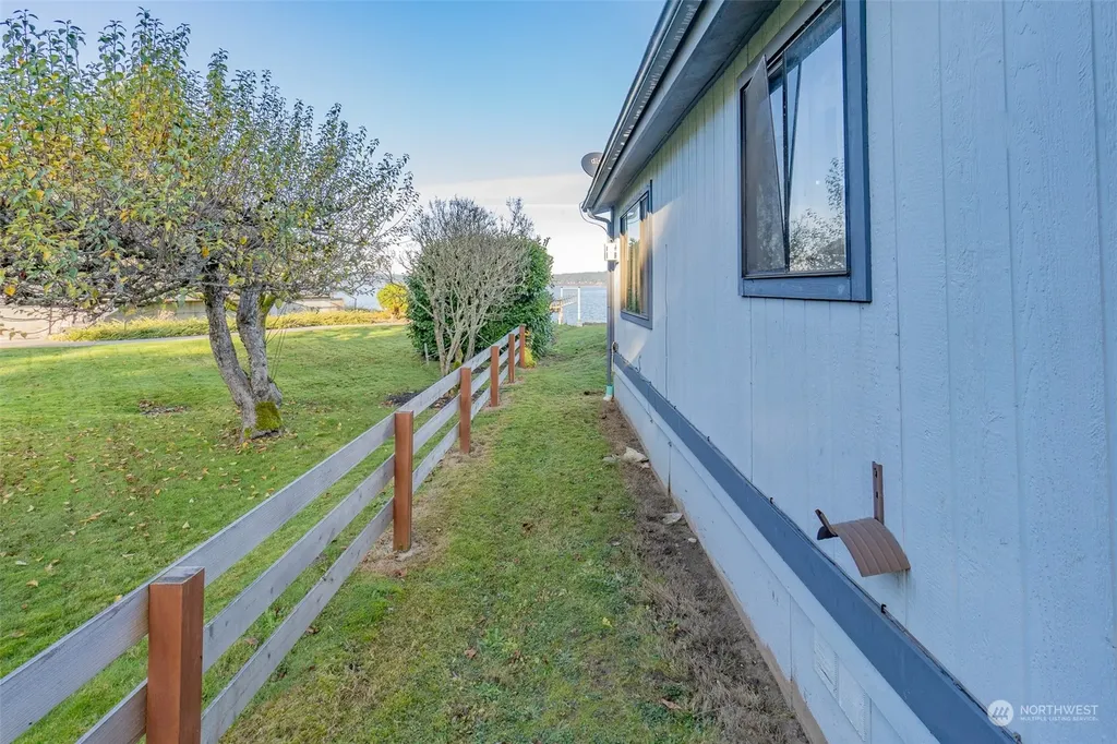 8552 NE Gordon Drive Bainbridge Island WA 98110