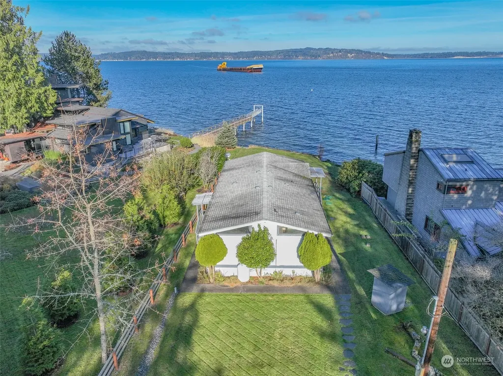8552 NE Gordon Drive Bainbridge Island WA 98110