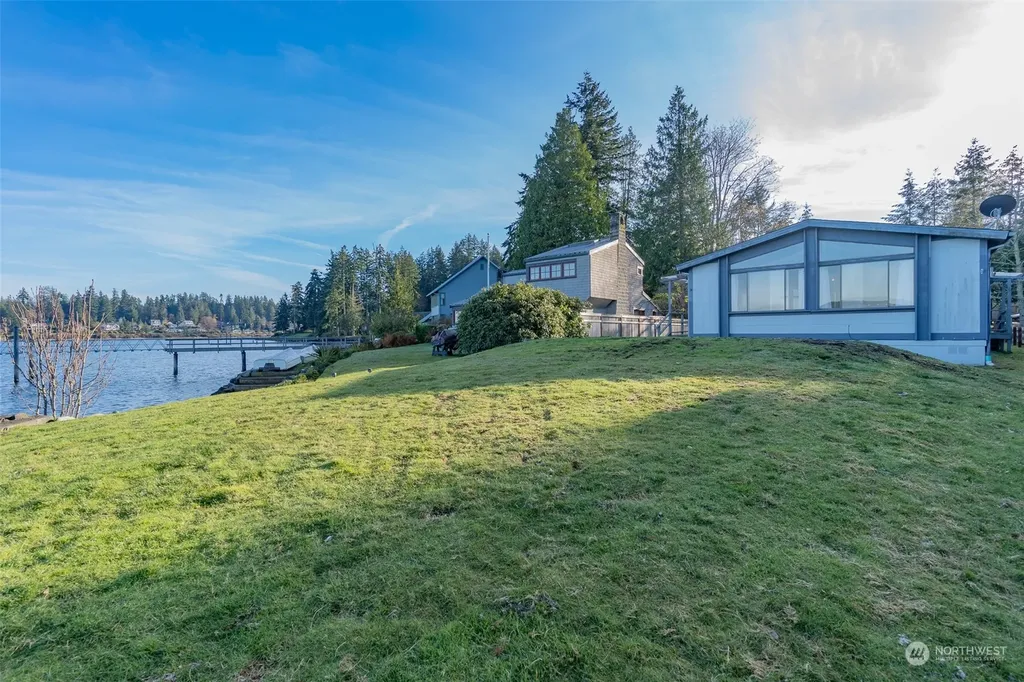 8552 NE Gordon Drive Bainbridge Island WA 98110