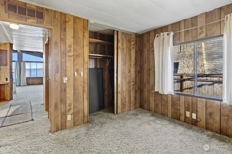 8552 NE Gordon Drive Bainbridge Island WA 98110