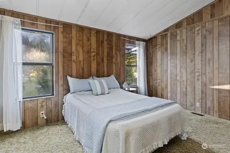 8552 NE Gordon Drive Bainbridge Island WA 98110