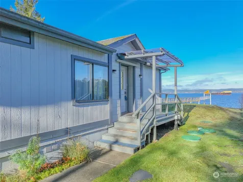 8552 NE Gordon Drive Bainbridge Island WA 98110