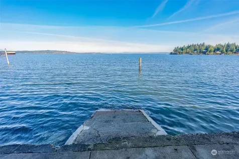 8552 NE Gordon Drive Bainbridge Island WA 98110