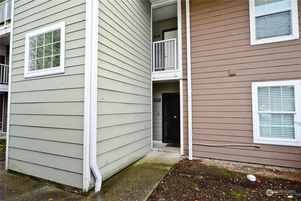 9815 Holly Drive Everett WA 98204