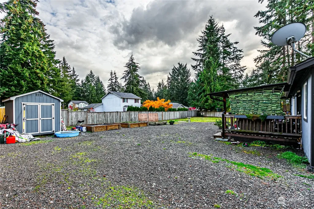 604 Nieland Loop SE Rainier WA 98576