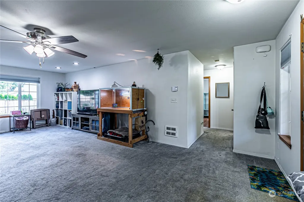 604 Nieland Loop SE Rainier WA 98576