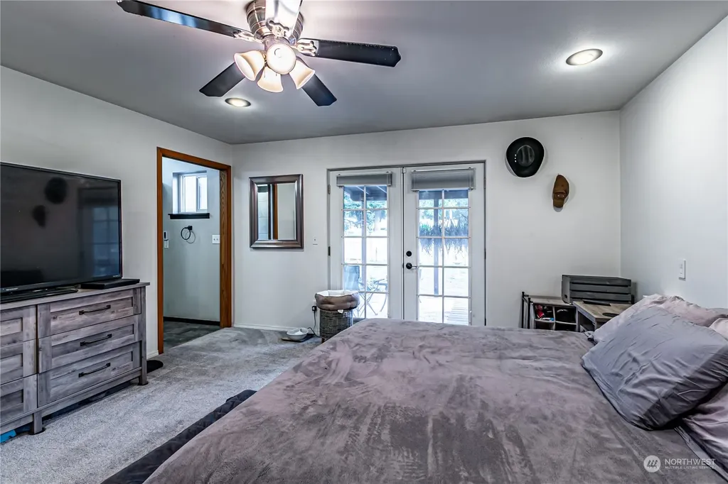 604 Nieland Loop SE Rainier WA 98576