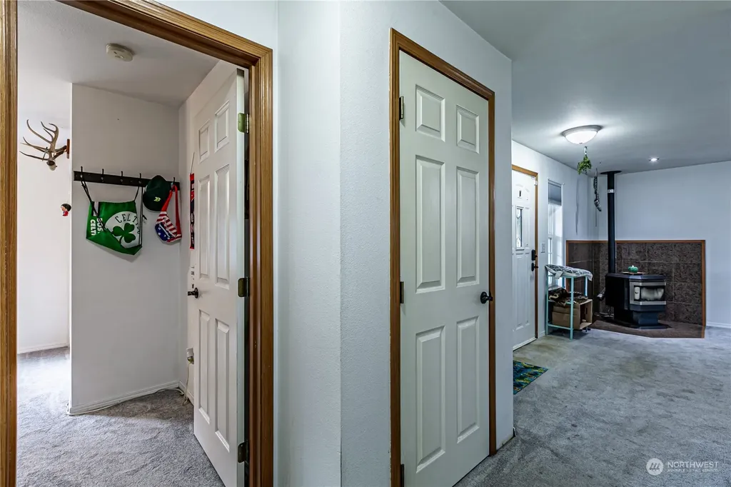 604 Nieland Loop SE Rainier WA 98576