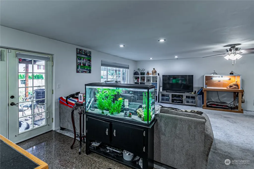 604 Nieland Loop SE Rainier WA 98576