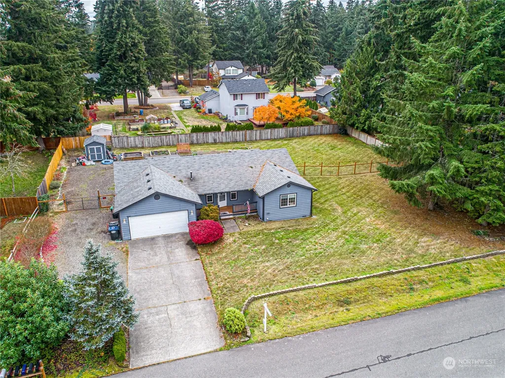 604 Nieland Loop SE Rainier WA 98576