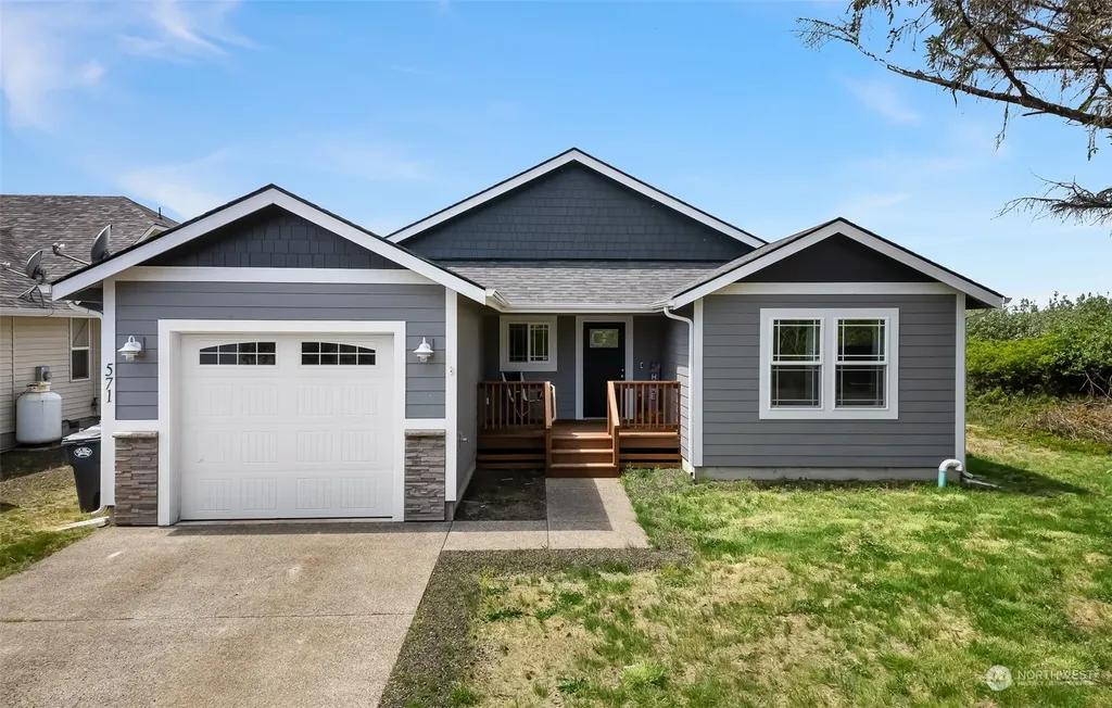 571 Puffin Avenue NE Ocean Shores WA 98569