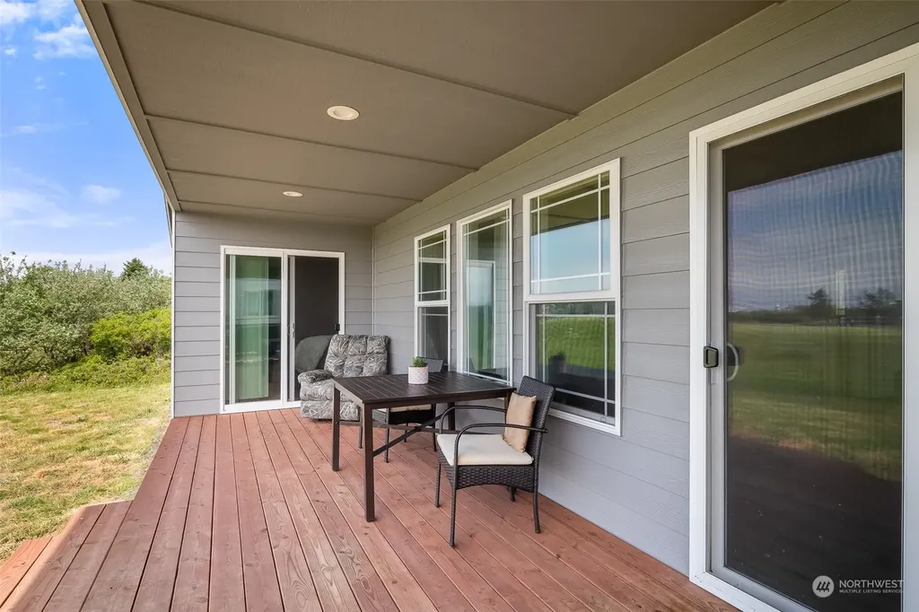 571 Puffin Avenue NE Ocean Shores WA 98569