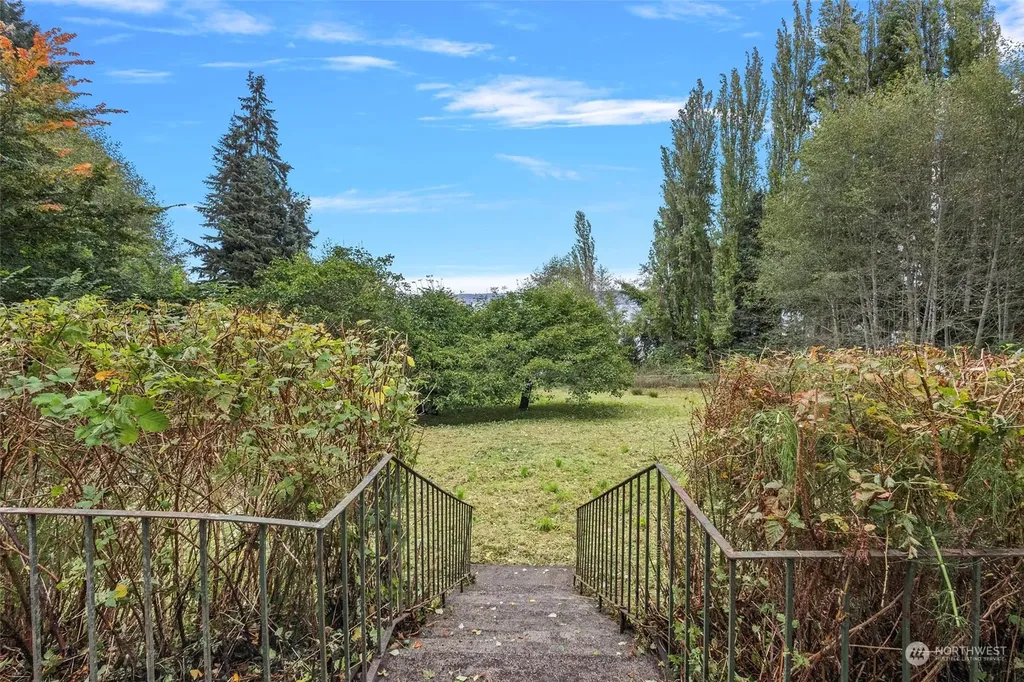 4865 Saratoga Road Langley WA 98260
